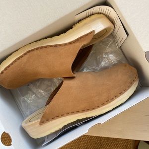 No. 6 Low Clog in Camel Suede